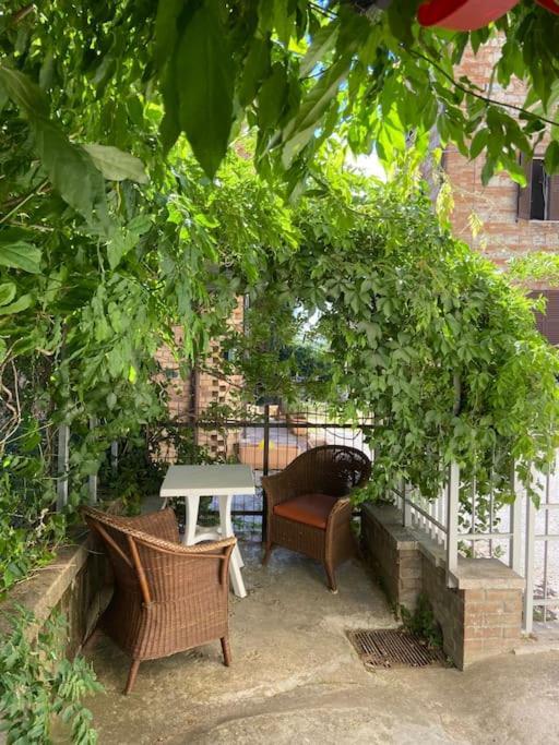Il Glicine - Monolocale A Due Passi Dal Centro Villa Urbino Exteriör bild